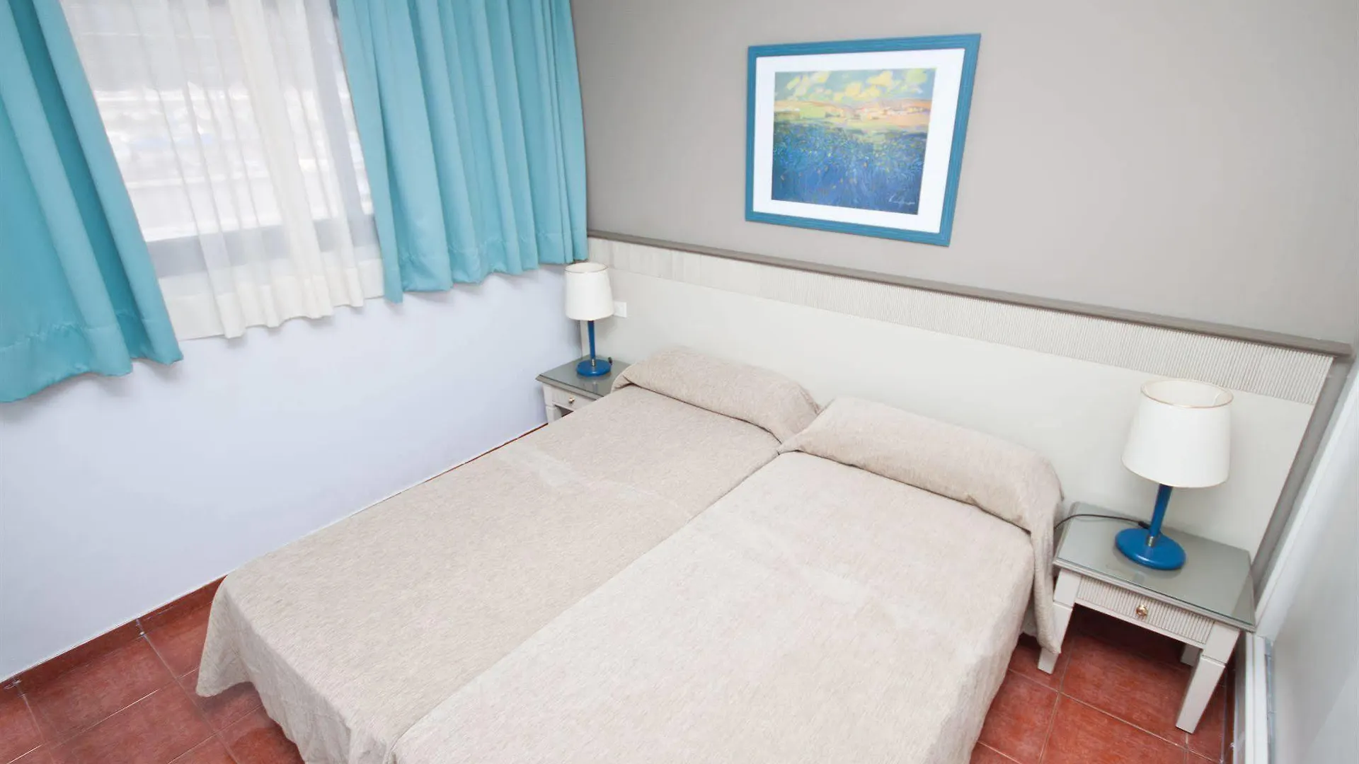 Apartamentos Amadores Beach 0*,