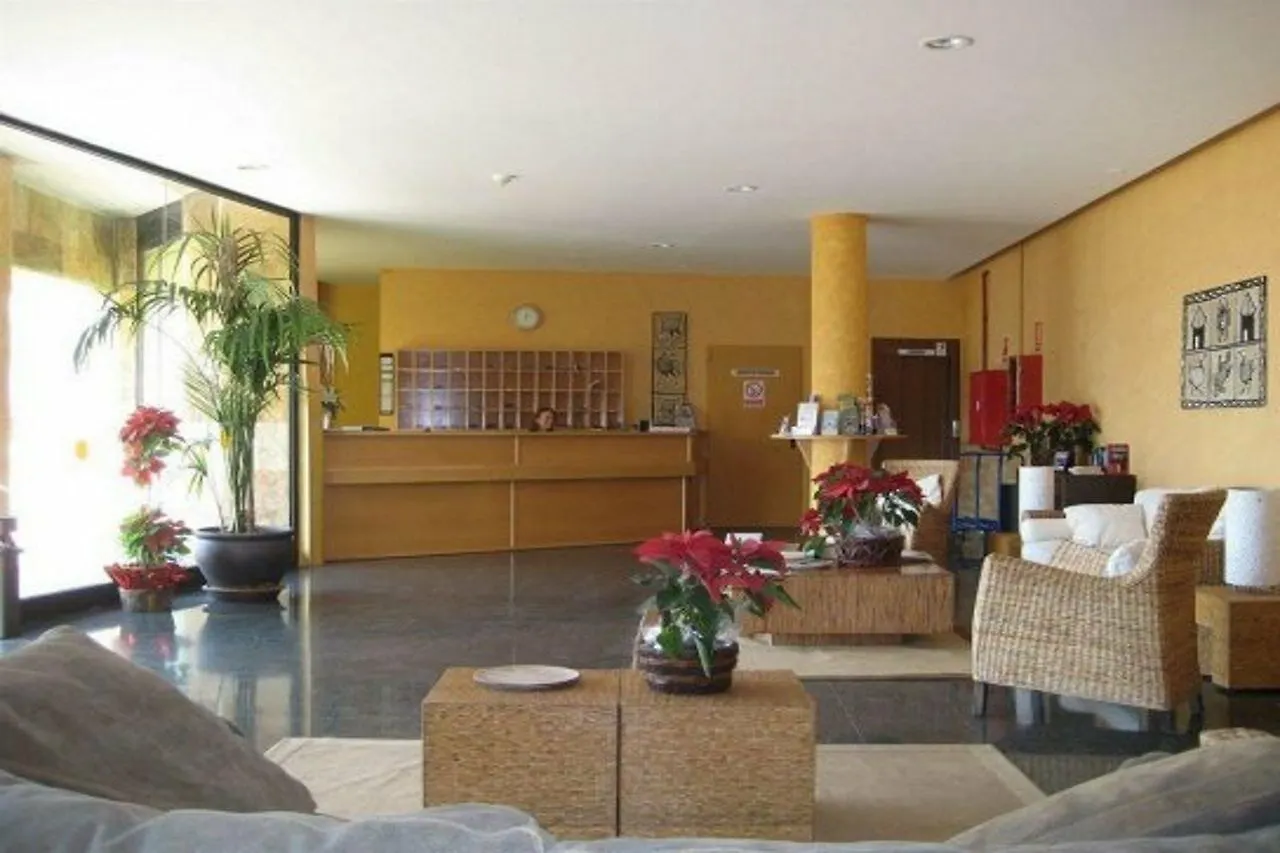 Apartamentos Amadores Beach Apartment