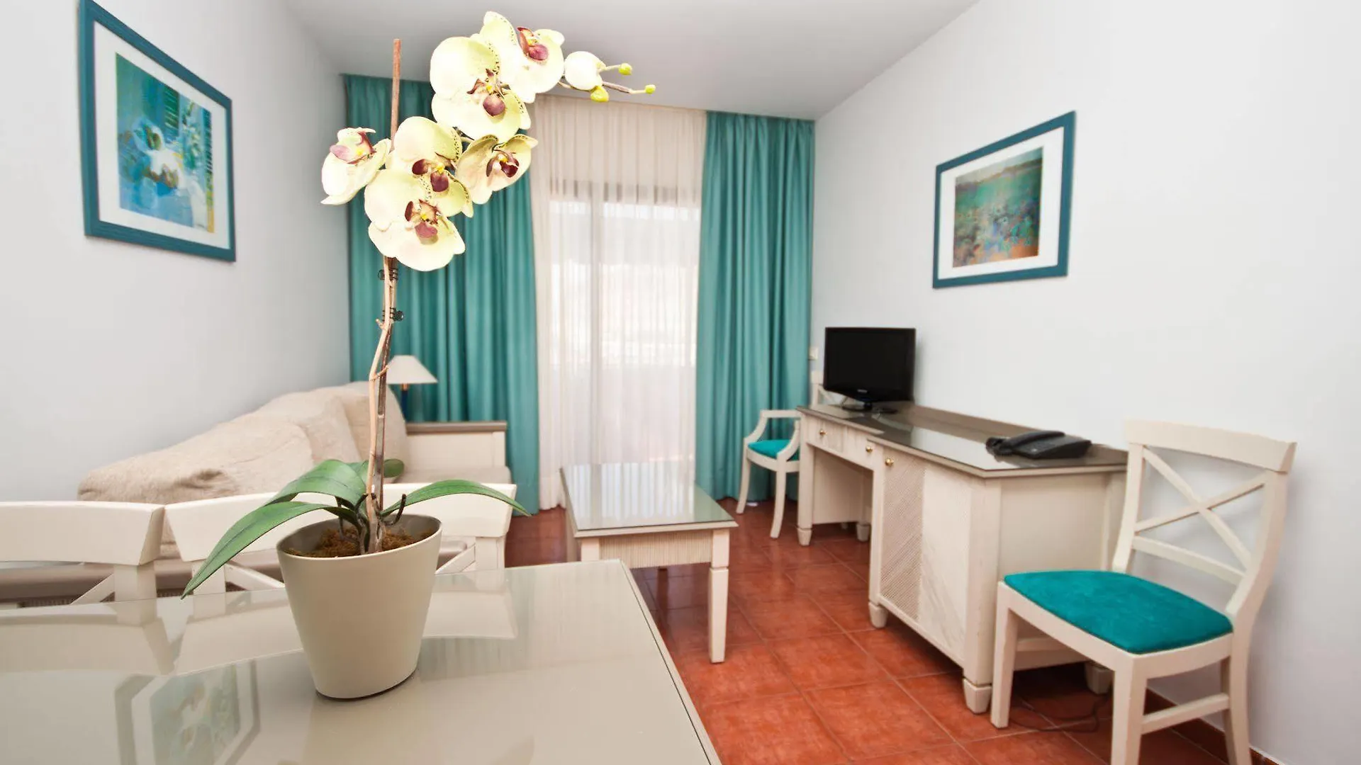 Apartamentos Amadores Beach 0*,  Spanien