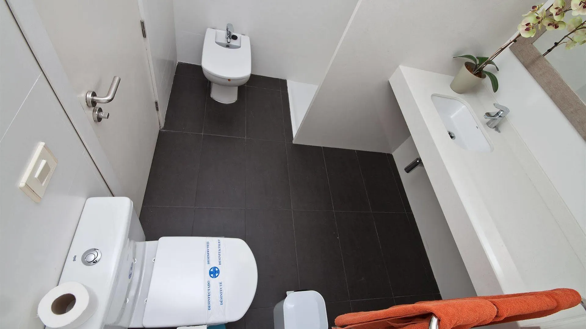 Apartamentos Amadores Beach